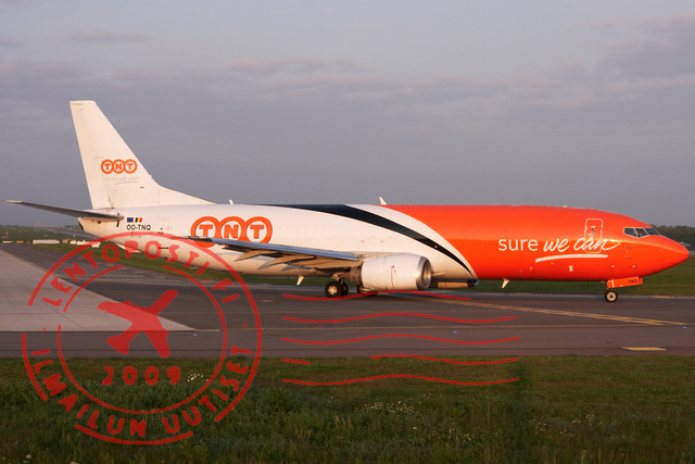 TNT Boeing 737