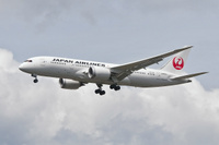 Japan Airlinesin Boeing 787 Dreamliner saapuu ensimmäiselle konetyypin vierailulle Helsinki-Vantaalle.