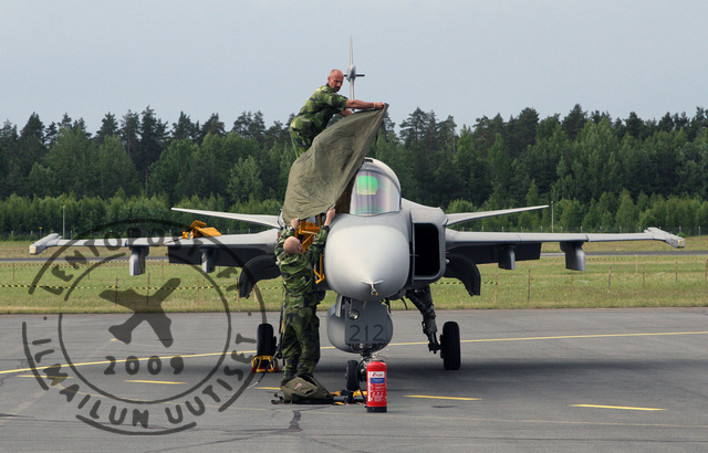 Saab_Gripen_1