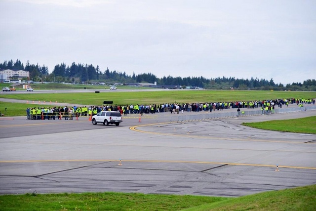 boeing7879_1stflight_staff_boeing