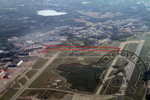 Helsinki_Airport_RWY22_RWY22R_taxiway_2