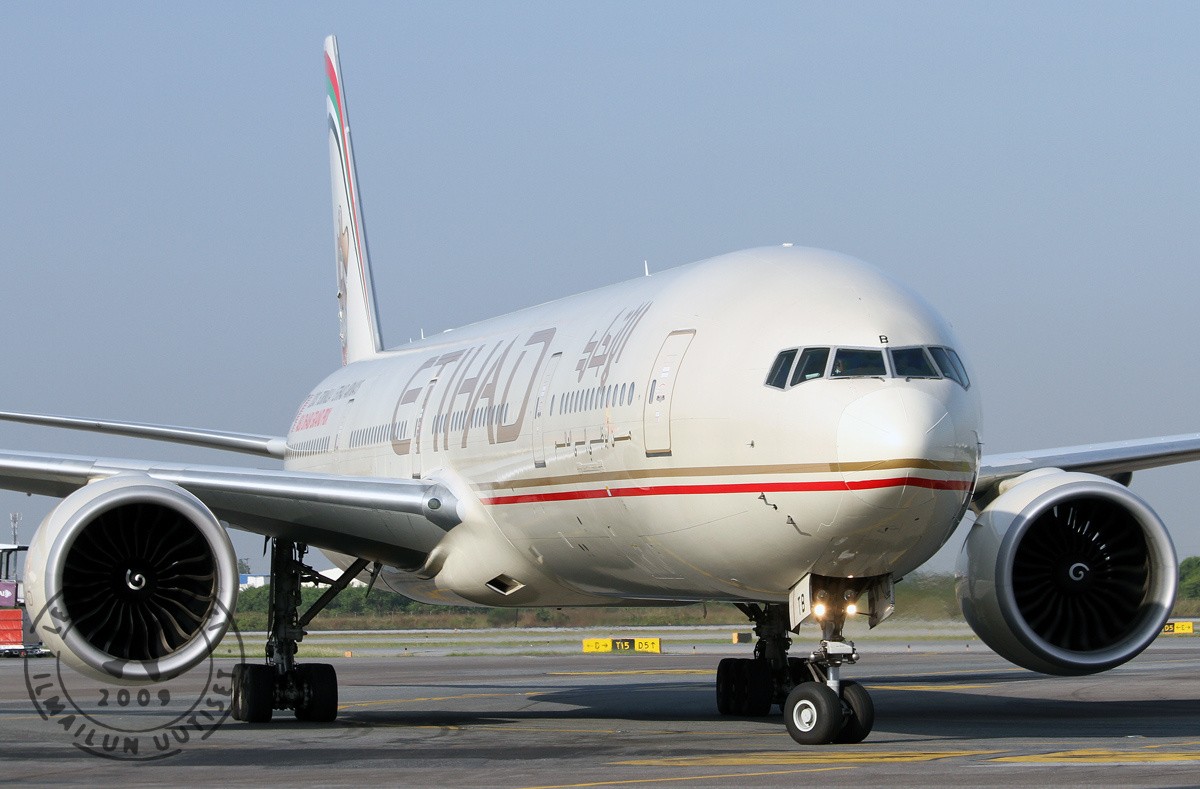 Etihad_Boeing_777300ER_1
