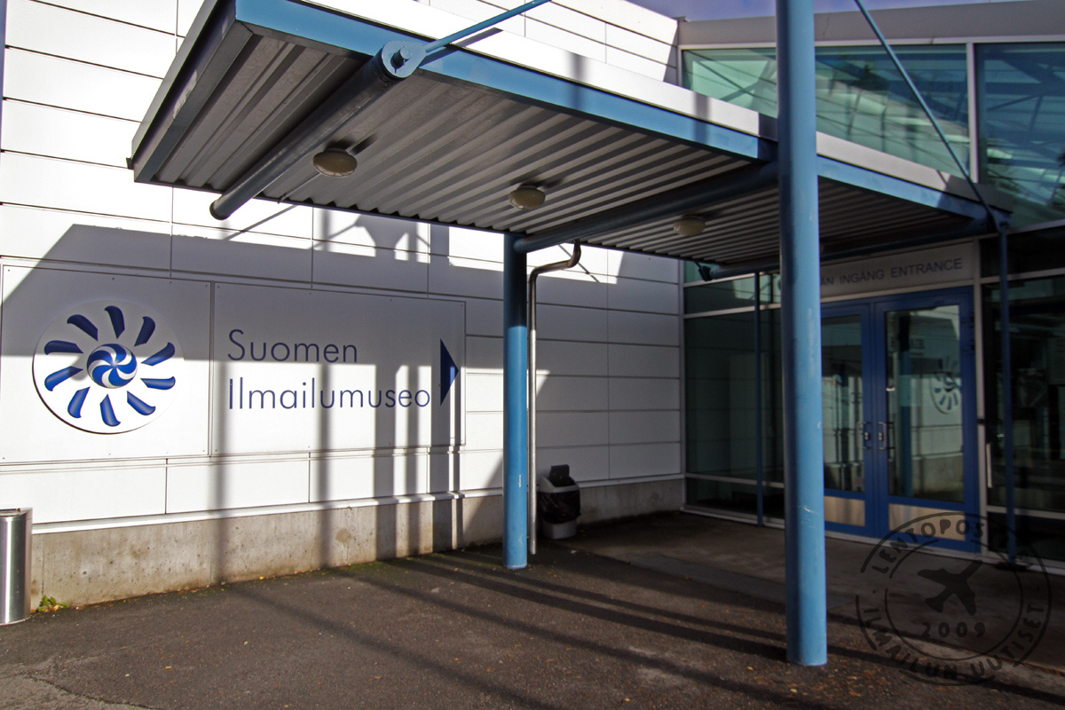 Ilmailumuseo_entrance_1