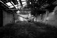 Tartu - Raadi. Osa rakennuksista erittäin huonossa kunnossa sekä niissä liikkuminen on erittäin vaarallista  sortumisvaaran vuok