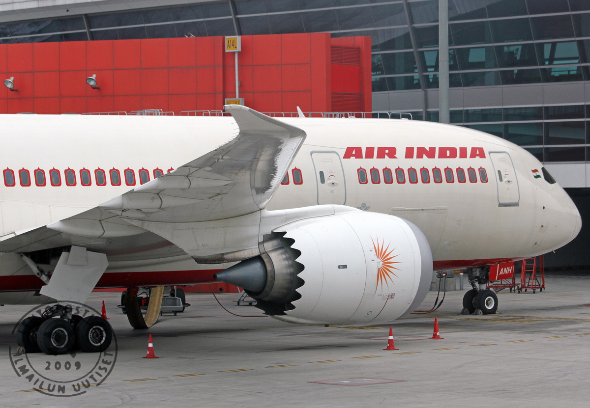 AirIndia_Dreamliner_gate_1