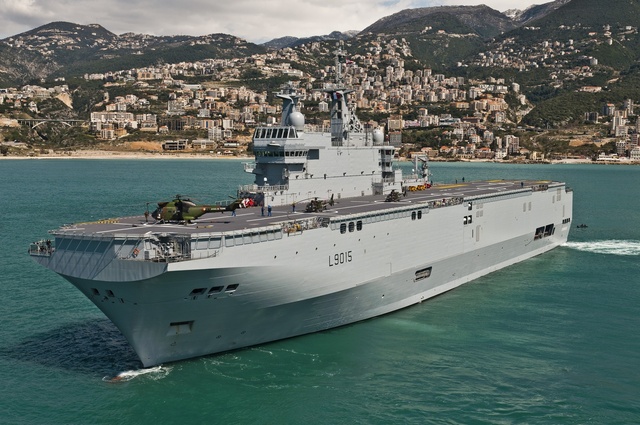 Mistral_Dixmude_net_Wikimedia_Simon Ghesquiere_Marine Nationale