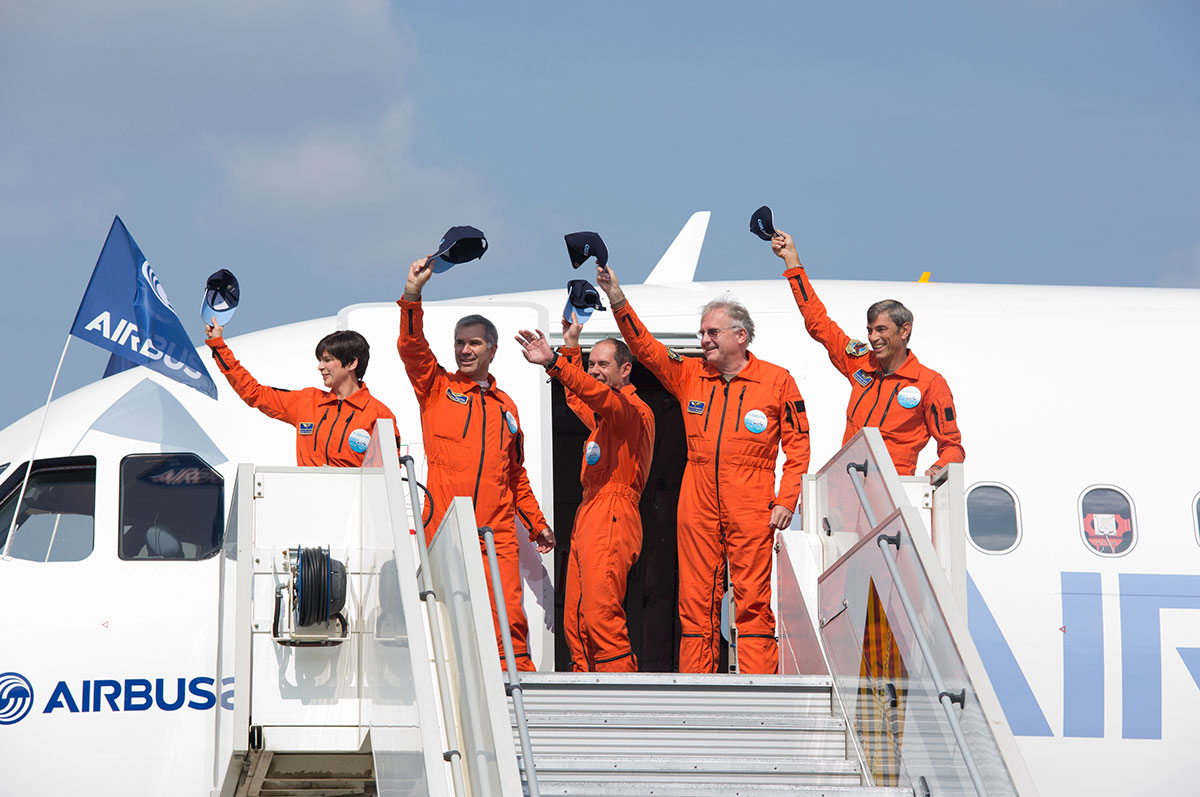 A320neo_first_flight_crew_after_landing