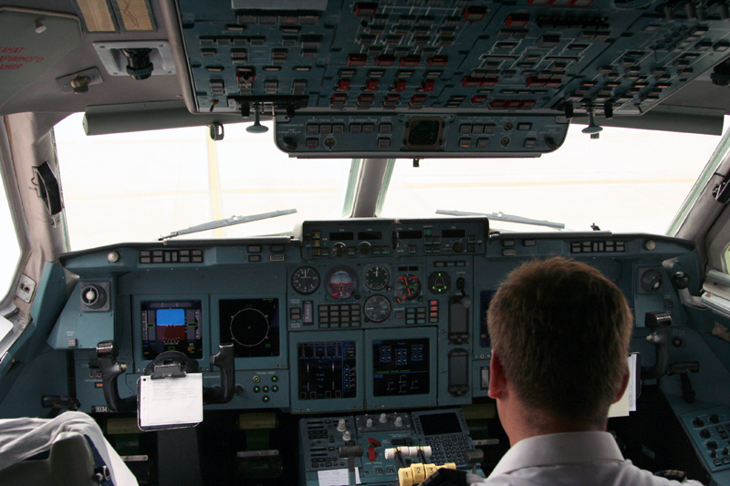 il96_cockpit_1_828