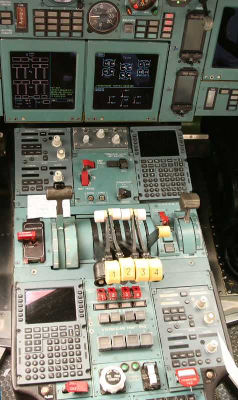 il96_cockpit_5_305