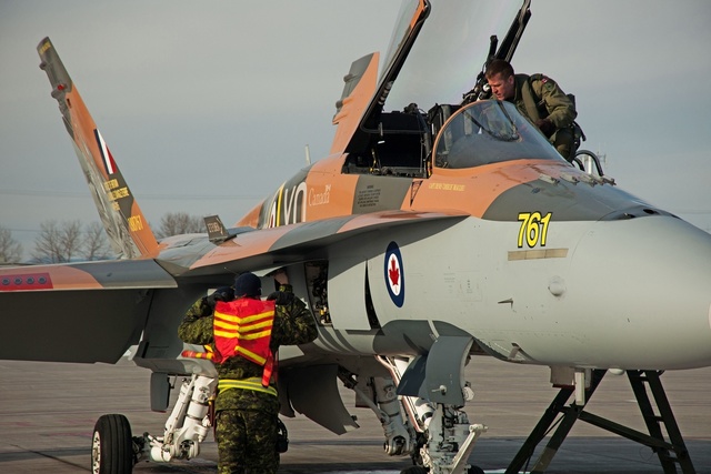 RCAF_hornet_spec2
