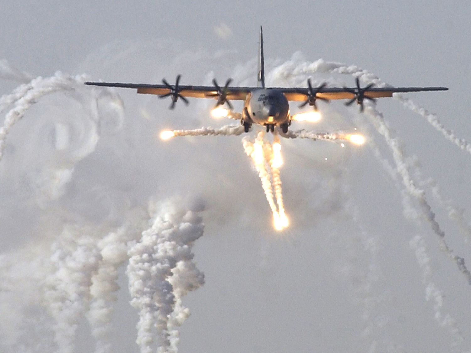 C-130J_Hercules,_Iraq,_2003_USNavy