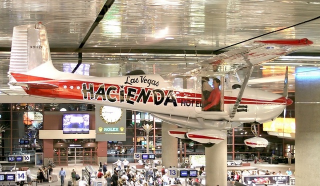 Timm-Cook_Cessna_172__wikimedia_DanielPiotrowski