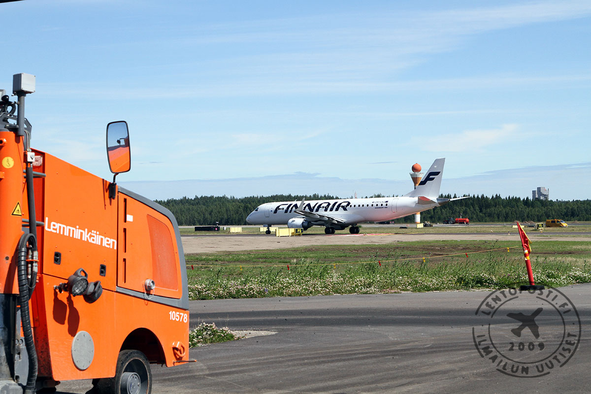 HEL_RWY_lem_ja-Finnair
