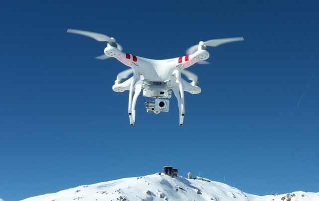 DJI_Phantom_2_Vision_Capricorn4049_wikimedia