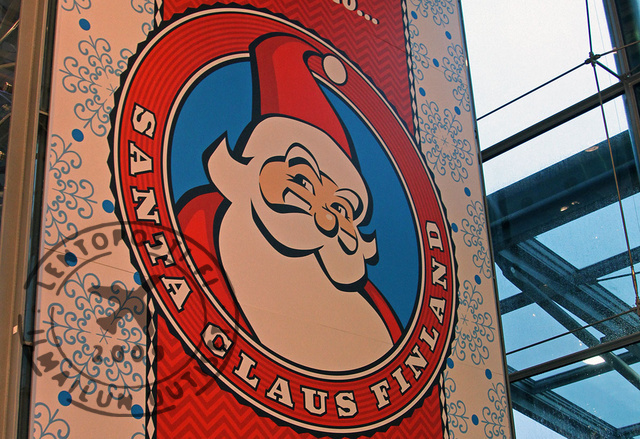 Joulu_HEL_santas_close