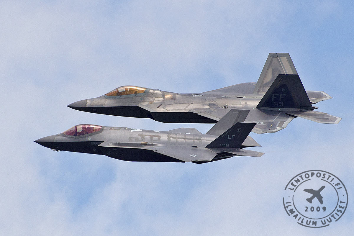 F-35A_F-22