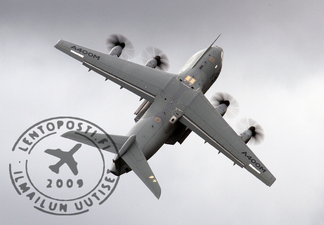 FIA16_A400M_climb_1