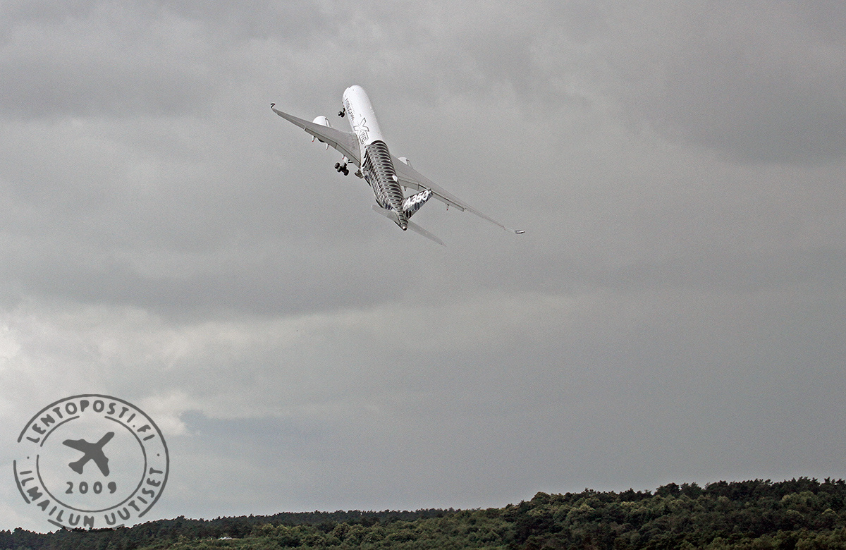 FIA16_A350_climb_1