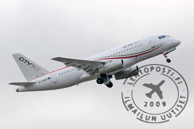 CityJet_Suhoi_Superjet_150816