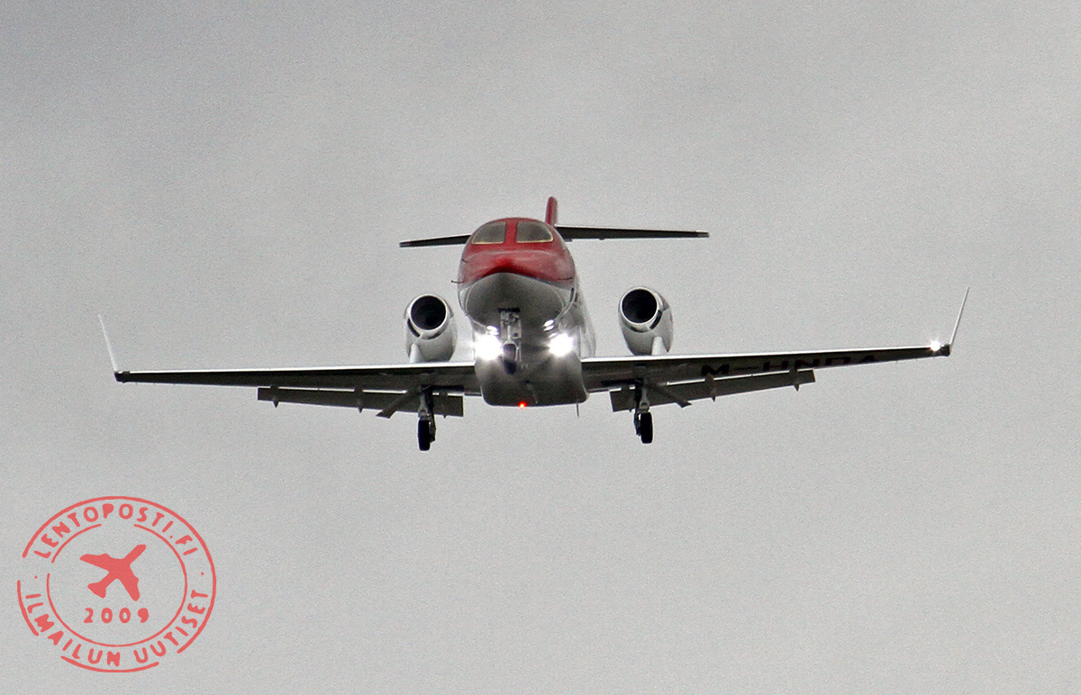HondaJet_appr_HEL_2