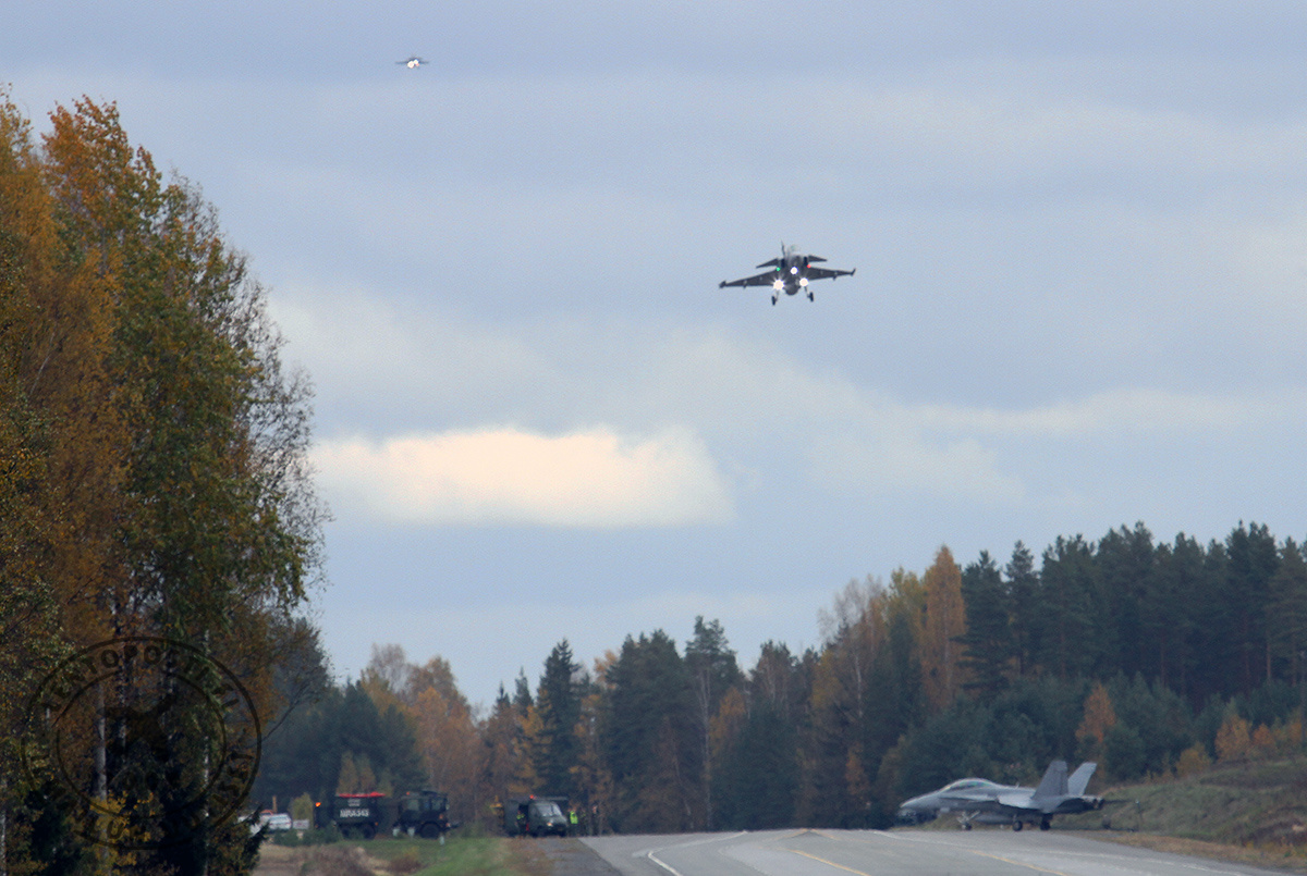 B16_Gripenit_lahestyy