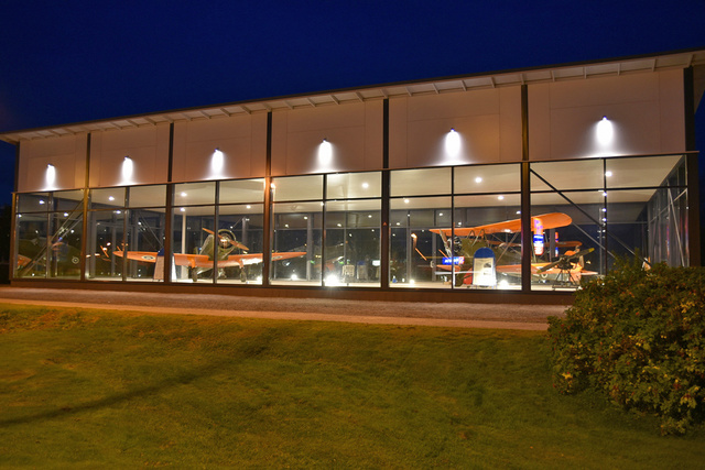 Vitriini-iltavalaistuksessa-II