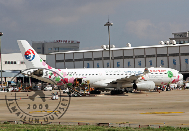 China_Eastern_A330_300_1