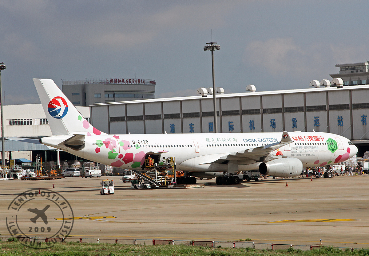 China_Eastern_A330_300_1
