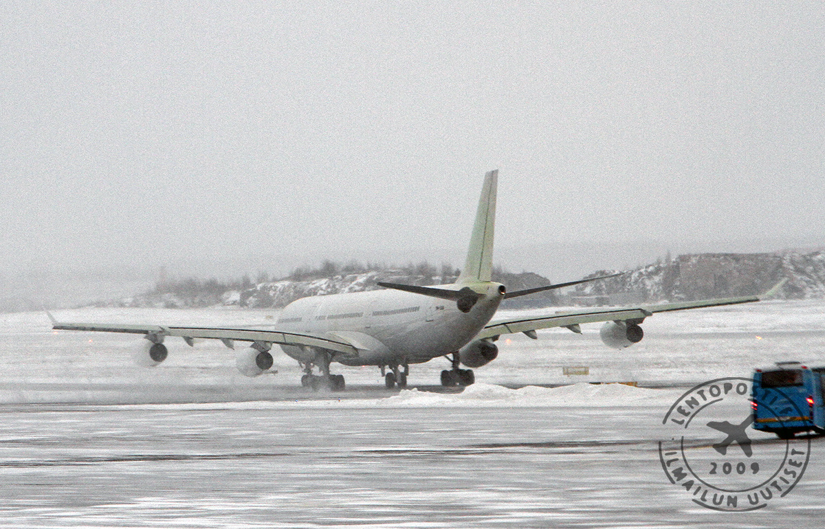 HiFly_A340_300_taxi
