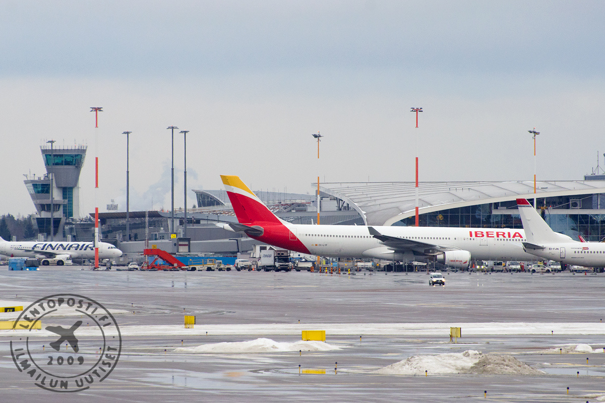 Iberia_A330_100117