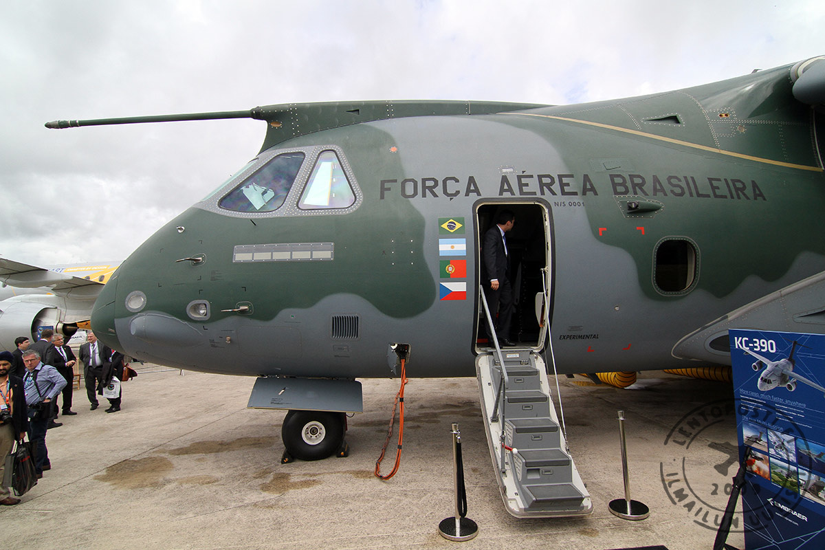 KC390_nose