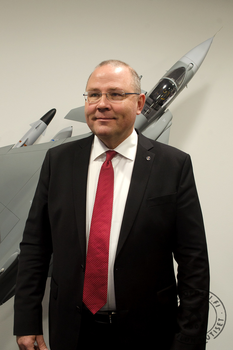Håkan_Bushke_pysty
