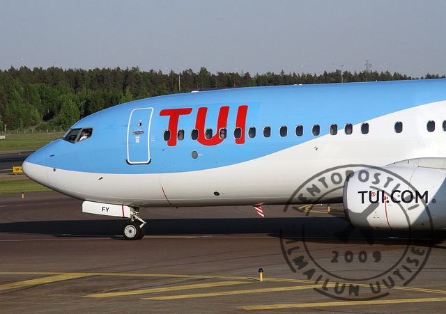 TUI_737800_nose