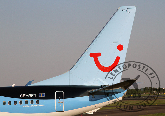 TUI_737800_tail