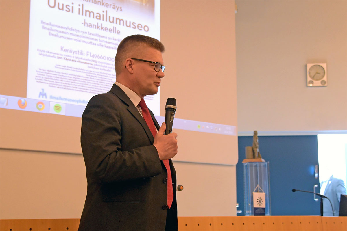 ensitreffit_konttinen