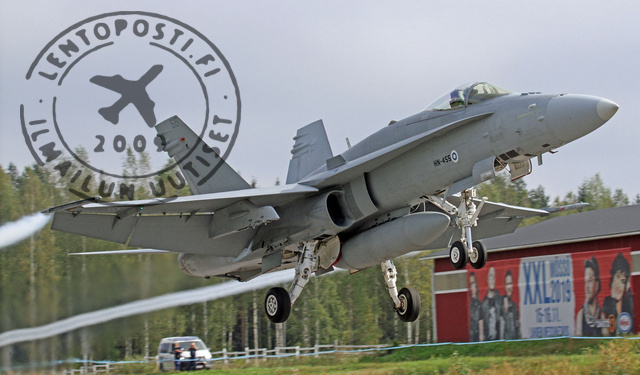 Baana19_HN_closeup_takeoff