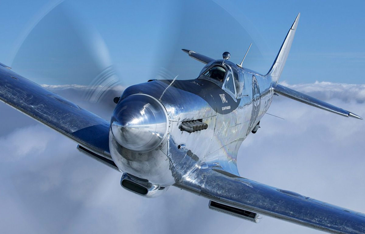 Silver_Spitfire_inflight