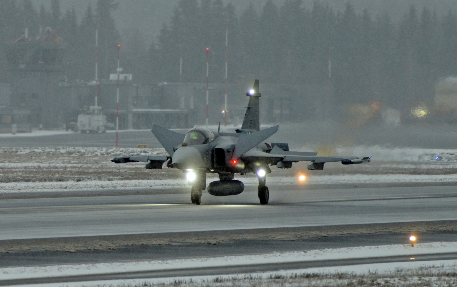 Saab_GR3910_saapuu_Ilmavoimat
