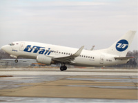 UTair_Boeing_737-500_wikimedia_Dmitri_Karpezo