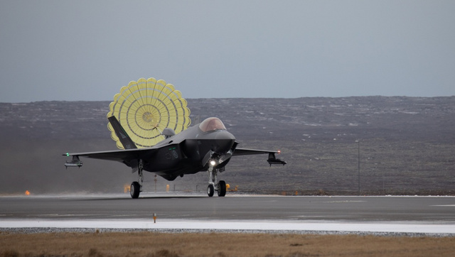 NOR-F35-with-chute_NATO