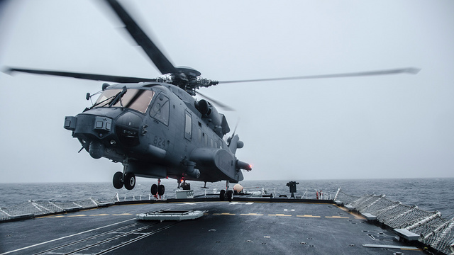 CH-148 Cyclone_ilmassa_3