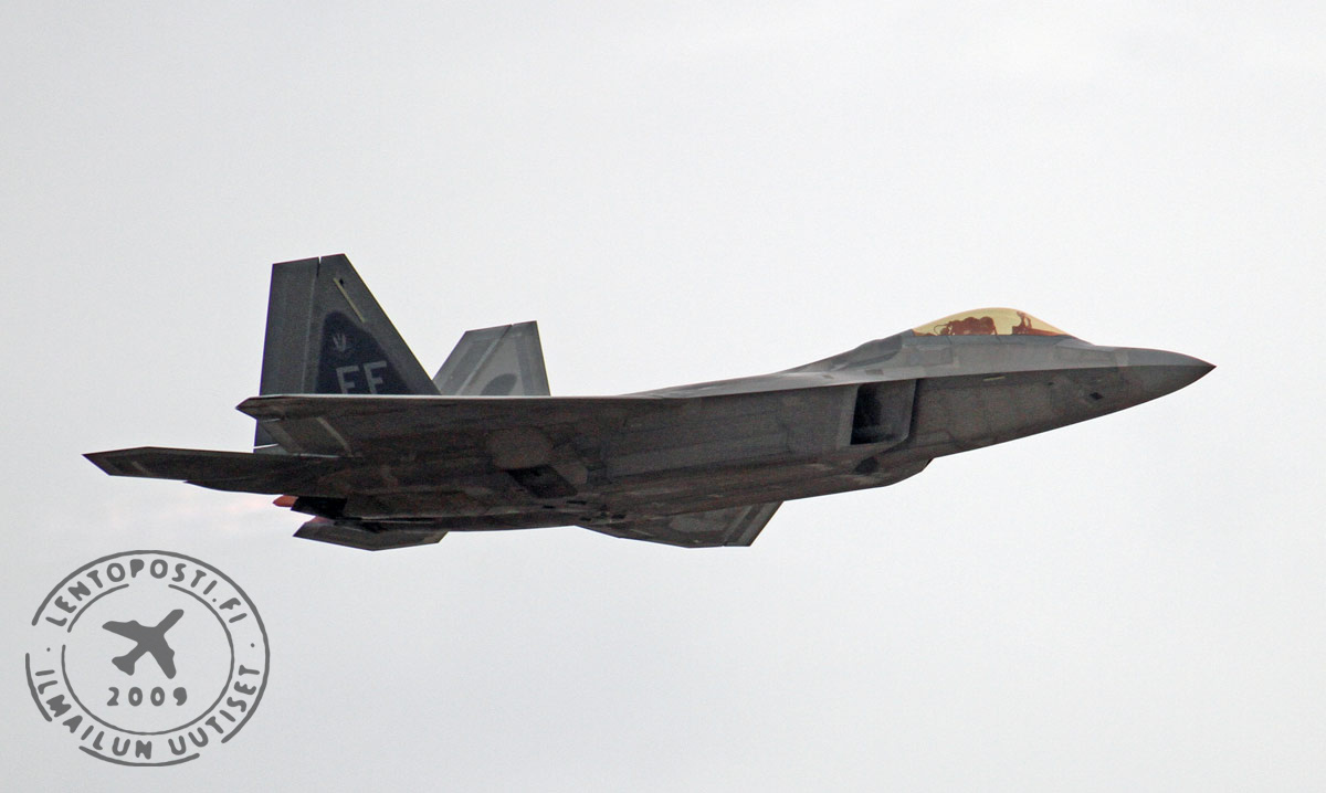 F22_Raptor_4