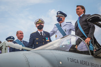 BR_F39E_closeuppeople