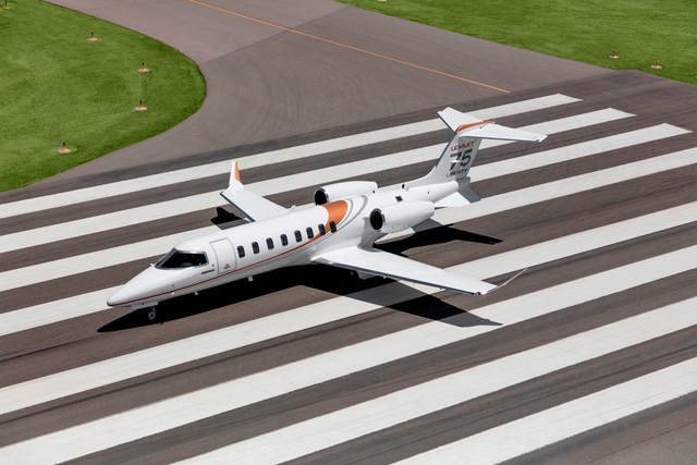 Learjet_75_1
