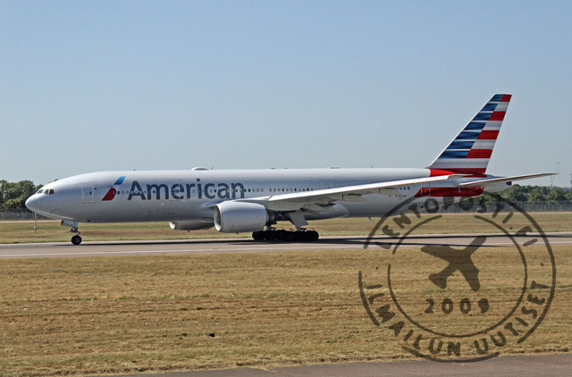 AA_Boeing_777200ER