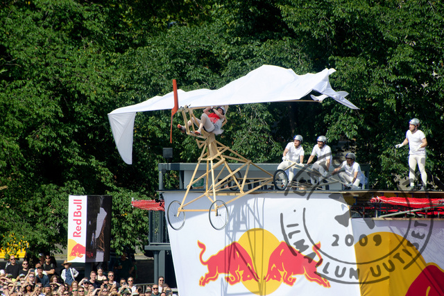 Red Bull Swan Flyer 200822