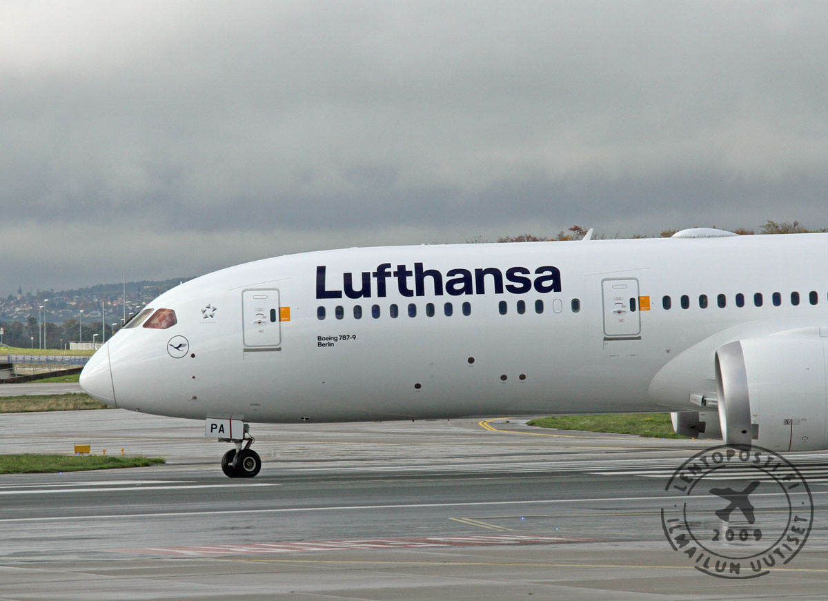 Lufthansa_7879_Berlin_1
