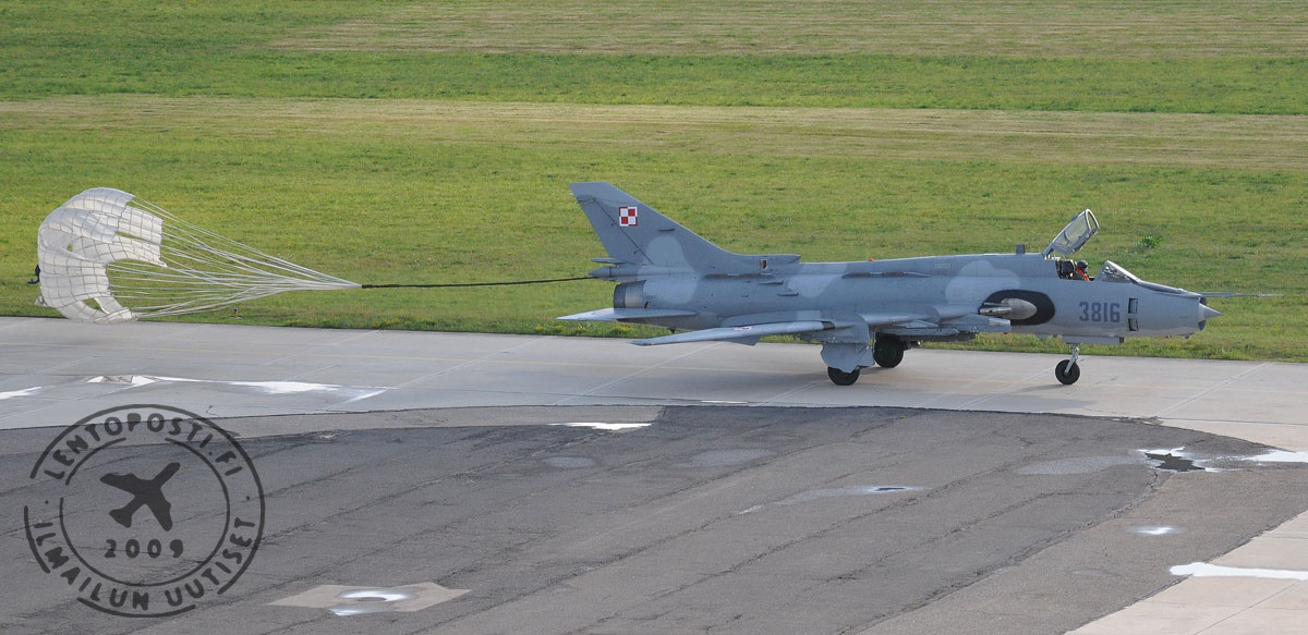 Su-22-rullaa-Perttu-Karivalo