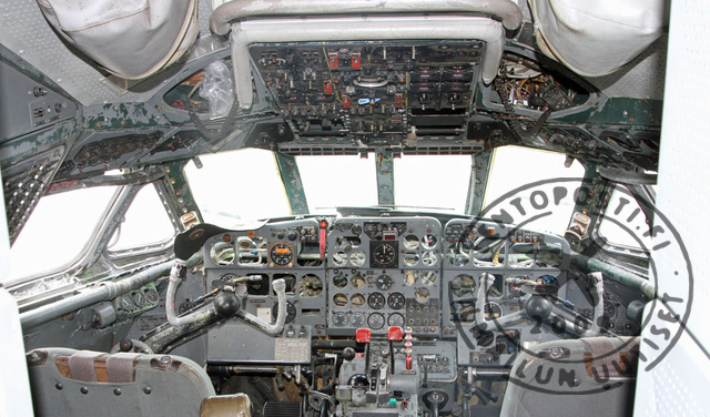 Maunula_Caravelle_ohjaamo