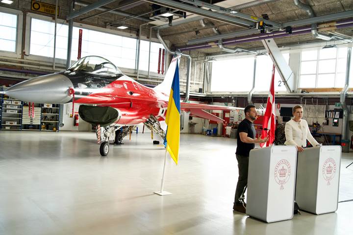 Tanska_F16_Zelensky